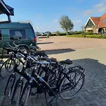 De Tulpenweide Lege Kampeerplaats, Lege Plaats Op Het Gras Zonder Bed Camping Breezand (North Holland)