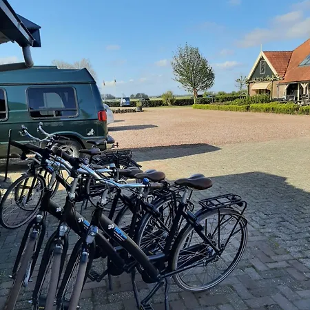 De Tulpenweide Lege Kampeerplaats, Lege Plaats Op Het Gras Zonder Bed Campingplads Breezand (North Holland)