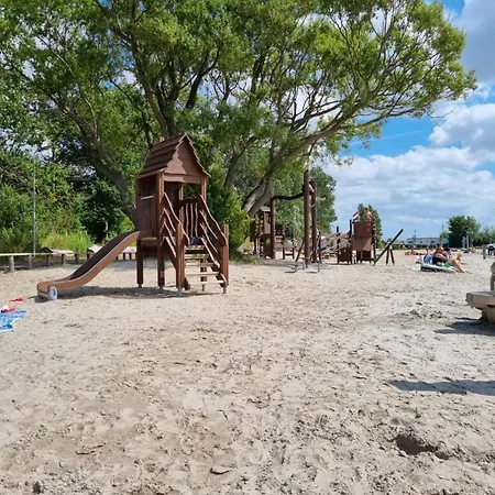 De Tulpenweide Lege Kampeerplaats, Lege Plaats Op Het Gras Zonder Bed Breezand
