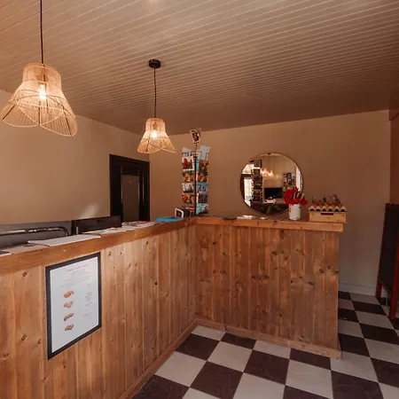 De Tulpenweide Lege Kampeerplaats, Lege Plaats Op Het Gras Zonder Bed Camping Breezand