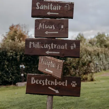 De Tulpenweide Lege Kampeerplaats, Lege Plaats Op Het Gras Zonder Bed אתר קמפינג Breezand