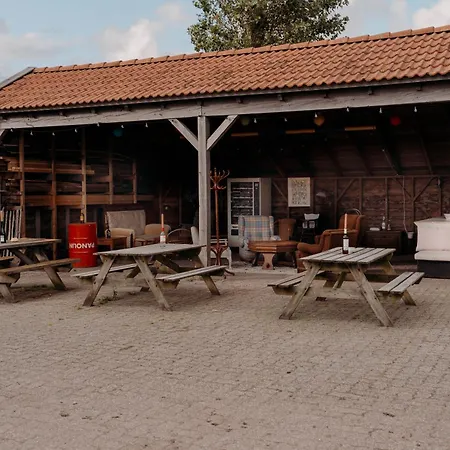 De Tulpenweide Lege Kampeerplaats, Lege Plaats Op Het Gras Zonder Bed Campingplads