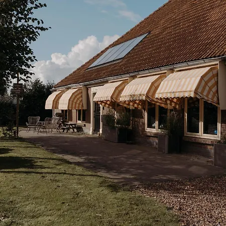 De Tulpenweide Lege Kampeerplaats, Lege Plaats Op Het Gras Zonder Bed Camping Breezand